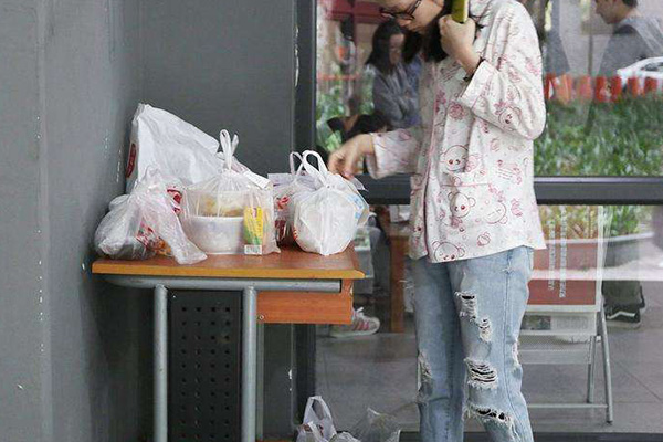 在大學(xué)做一個外賣平臺創(chuàng)業(yè)怎么樣?